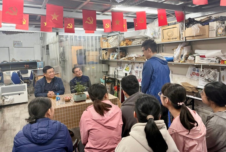 Phó Thủ tướng Nguyễn Chí Dũng thăm, tặng quà người khuyết tật- Ảnh 8.