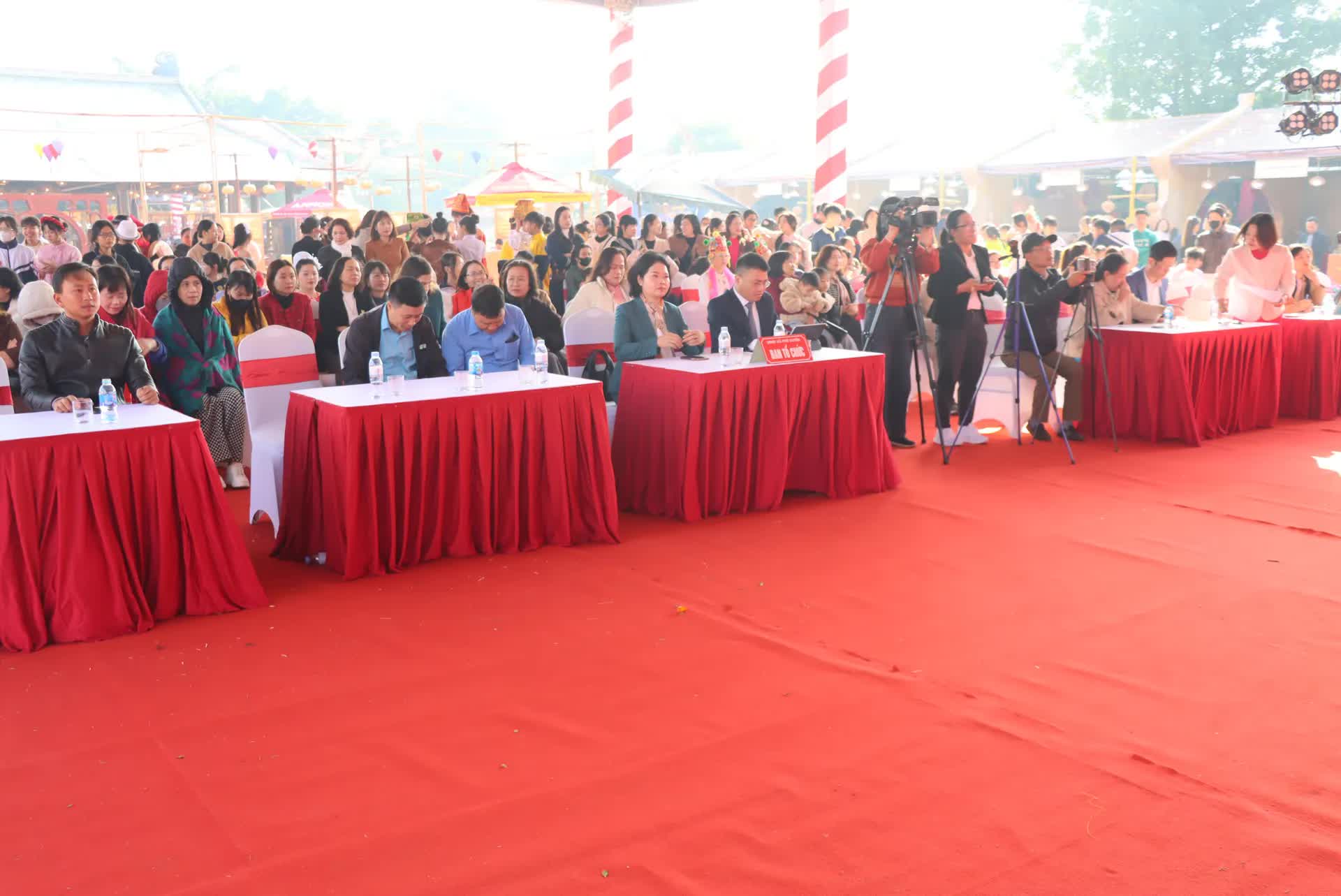 Phú Xuyên lan tỏa tinh thần cải cách hành chính, chuyển đổi số từ sân chơi học đường- Ảnh 2.