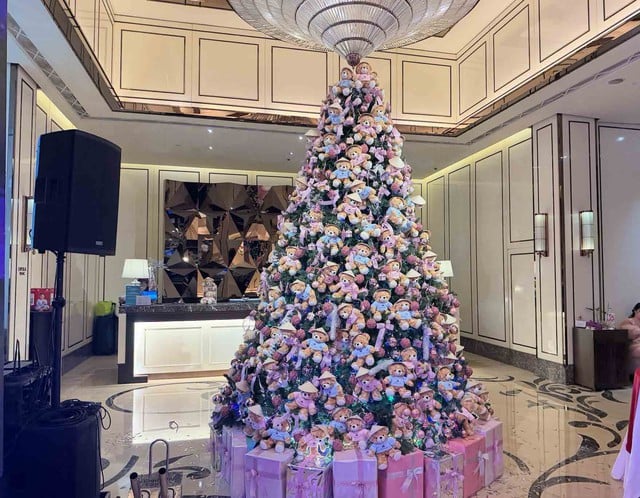 TP.HCM rộn ràng chuẩn bị mùa lễ hội cuối năm- Ảnh 5.