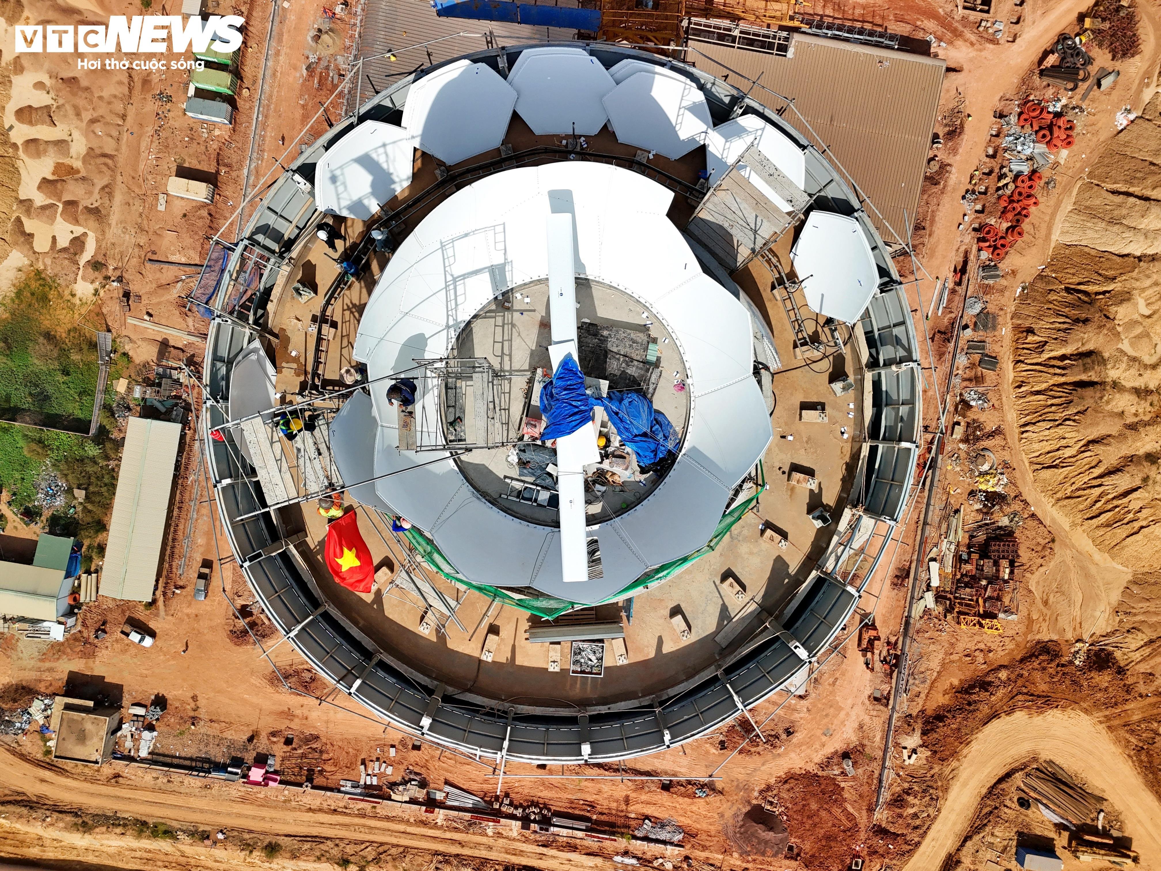 Primer plano del 'loto de acero' de 3.500 mil millones de VND en el aeropuerto de Long Thanh acelerando hacia la línea de meta - 6