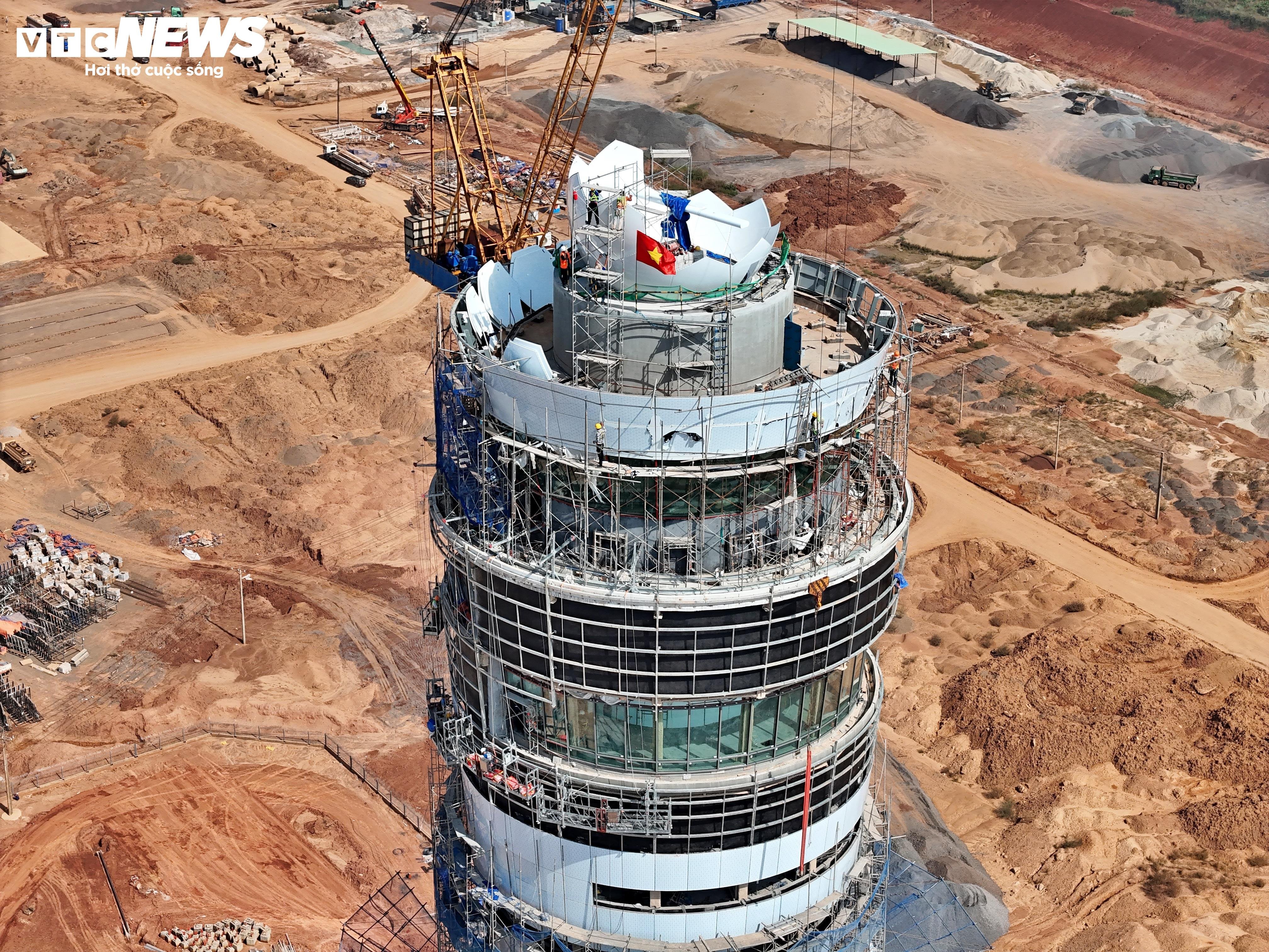 Primer plano del 'loto de acero' de 3.500 mil millones de VND en el aeropuerto de Long Thanh acelerando hacia la línea de meta - 8