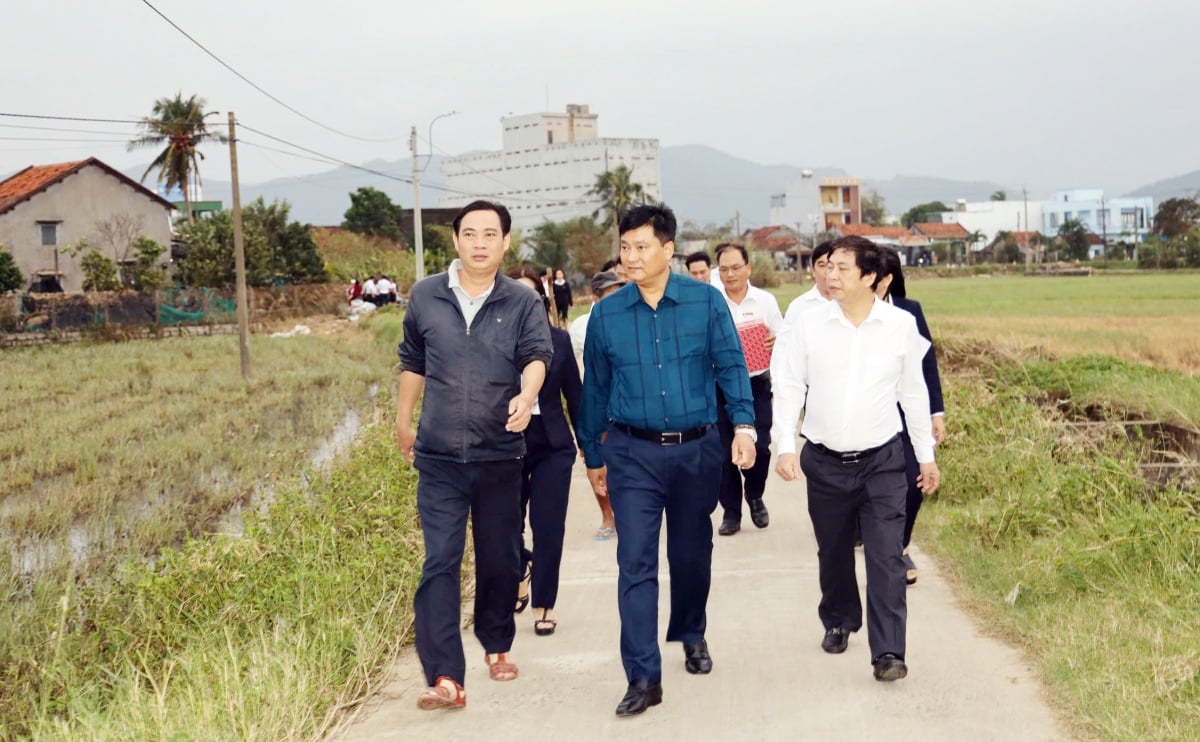 ຄຳບັນຍາຍຮູບພາບ