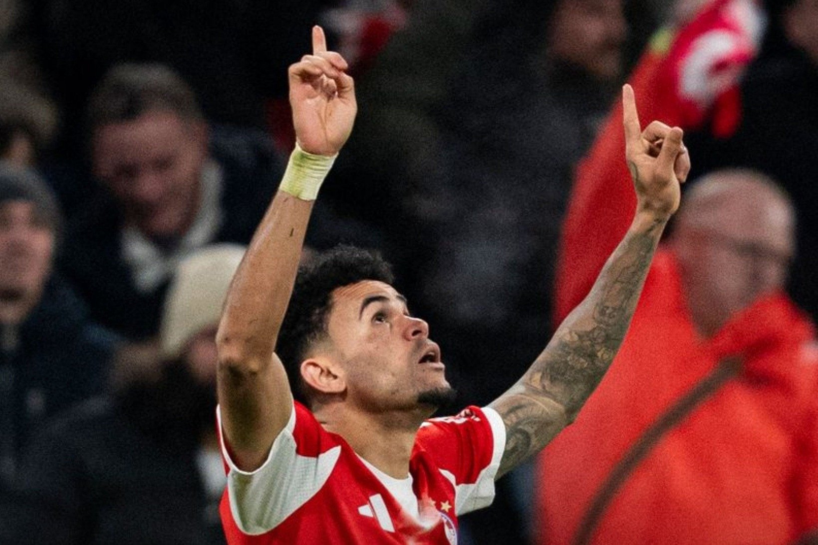 Harry Kane je „neviditelný“, Diaz pomáhá Bayernu Mnichov k emotivnímu návratu