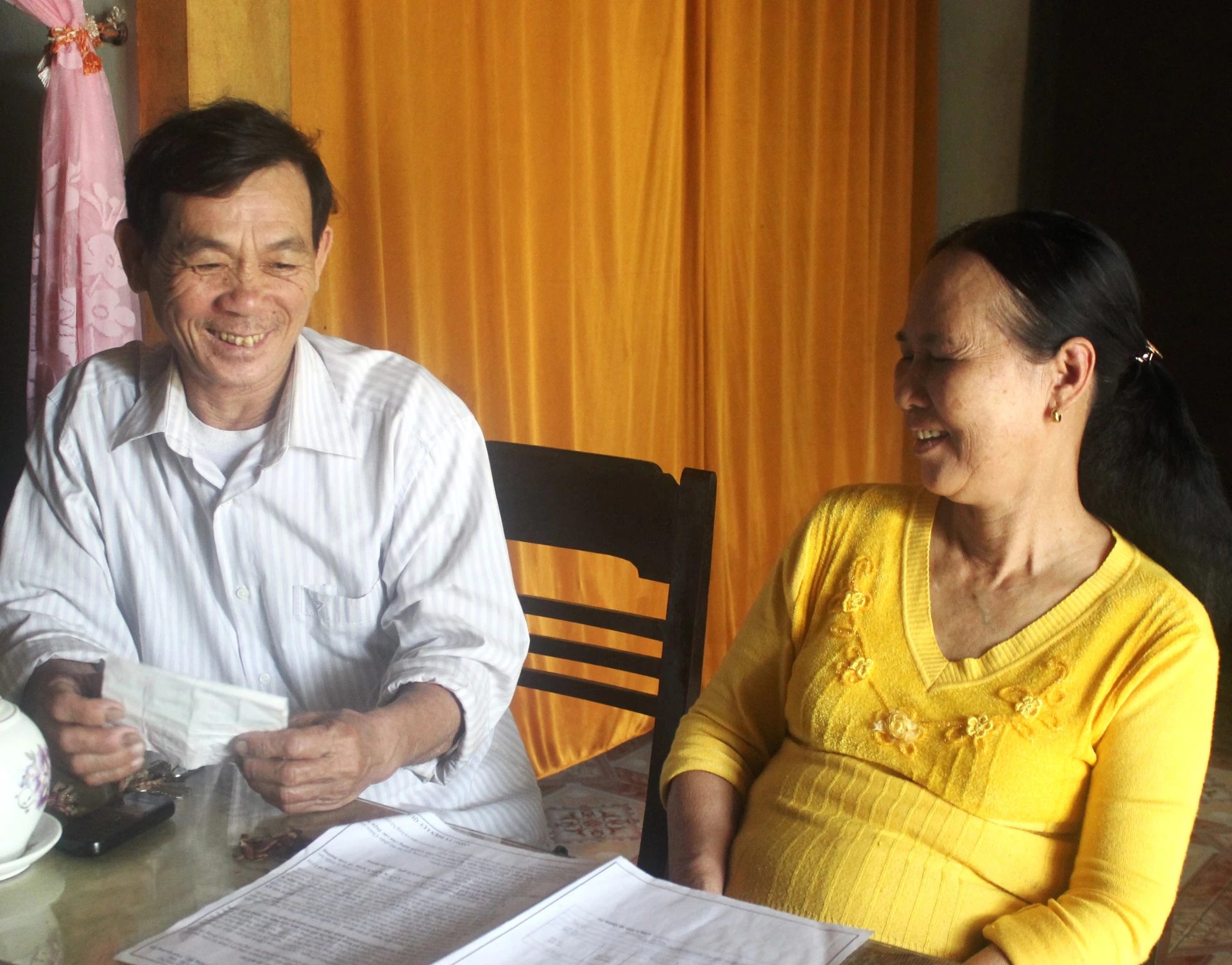 Bayan Phan Thi Hoa, aşk şarkısının 