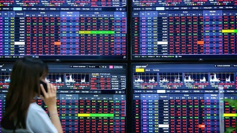 A november 24-28. közötti kereskedési hét pozitív trenddel zárult, a VN-Index 36,06 ponttal emelkedett. (Fotó: Nhat Nam)