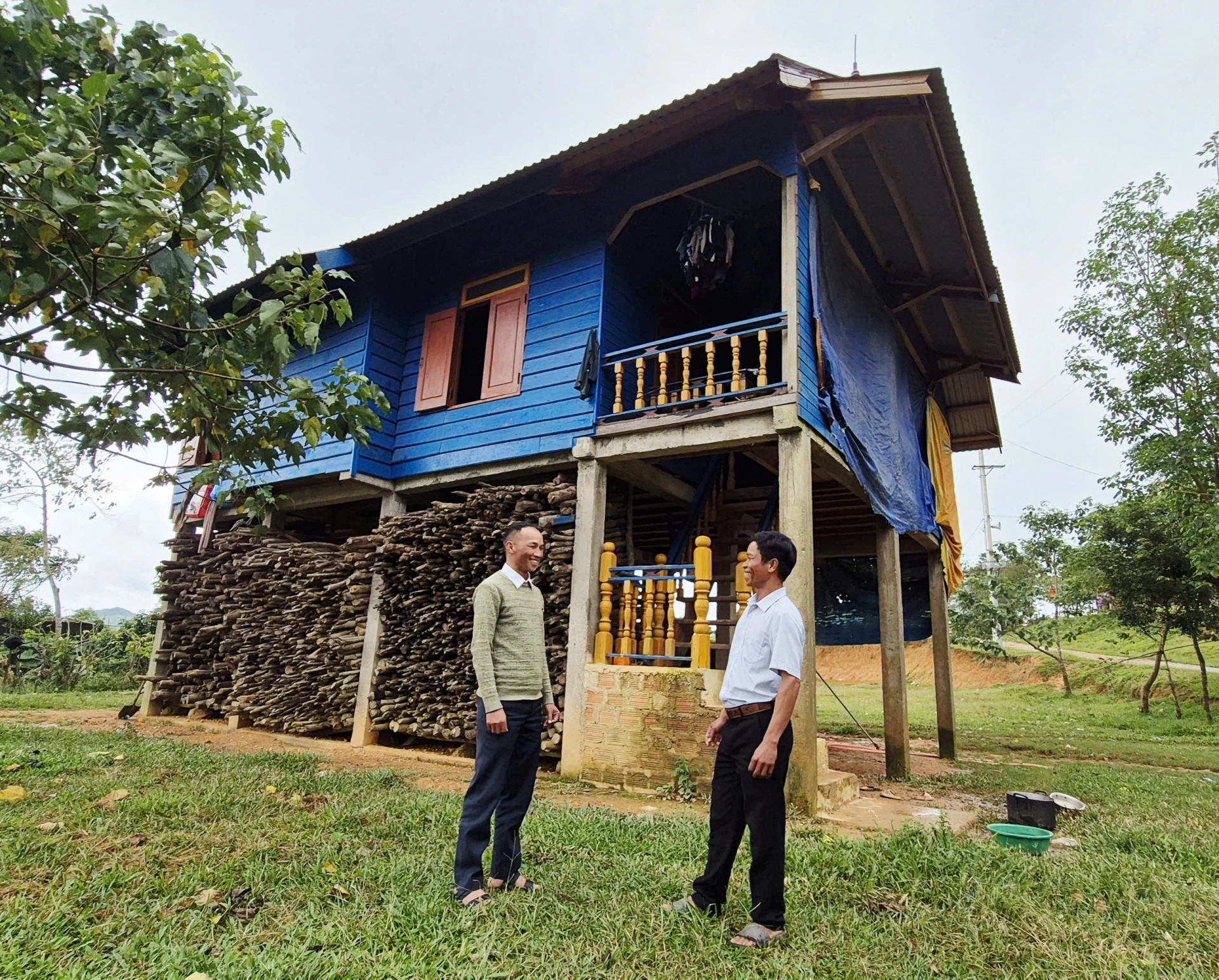 Tack vare sin affärssinne kunde herr Lam bygga ett rymligt hus på pålar - Foto: K.S