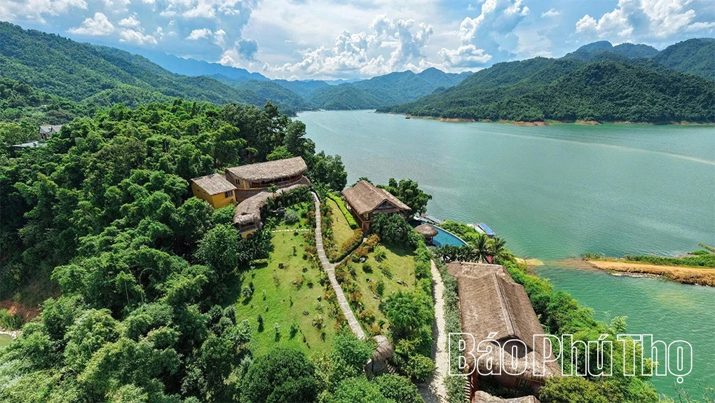 Varázslatos Hoa Binh-tó