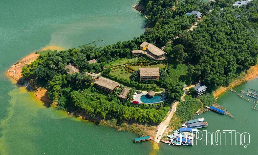 Varázslatos Hoa Binh-tó