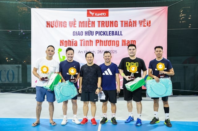Lý Hoàng Nam cùng ca sĩ Giang Hồng Ngọc vô địch giải pickleball 'Nghĩa tình phương Nam'- Ảnh 6.