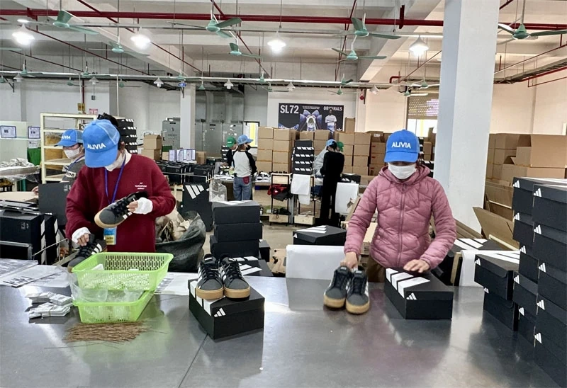 श्रमिक, सिविल सेवक और मजदूर सभ्यता और समृद्धि की आकांक्षा को साकार करने में अग्रणी भूमिका निभाते हैं।