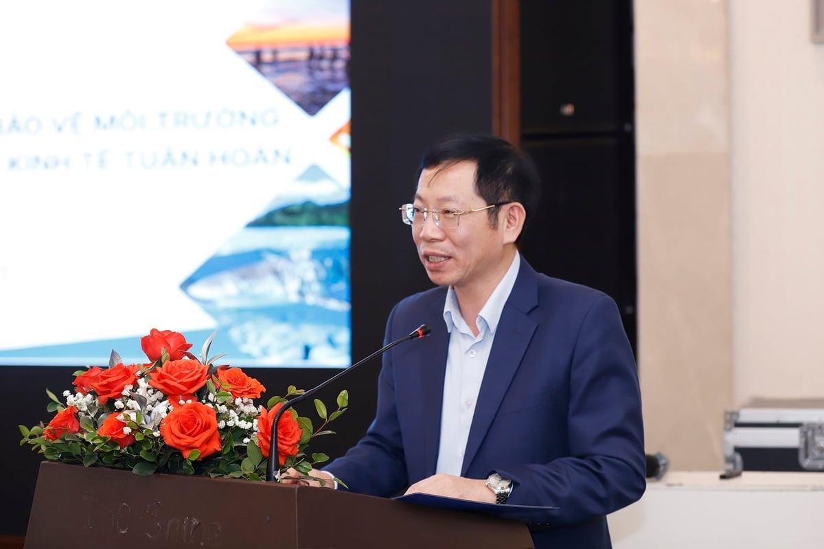 Ông Vũ Tiến Phụng, Phó Chủ tịch UBND tỉnh Hải Phòng bày tỏ vinh dự khi thành phố được lựa chọn tổ chức sự kiện quan trọng về phát triển kinh tế biển và KTTH. Ảnh: Khương Trung.