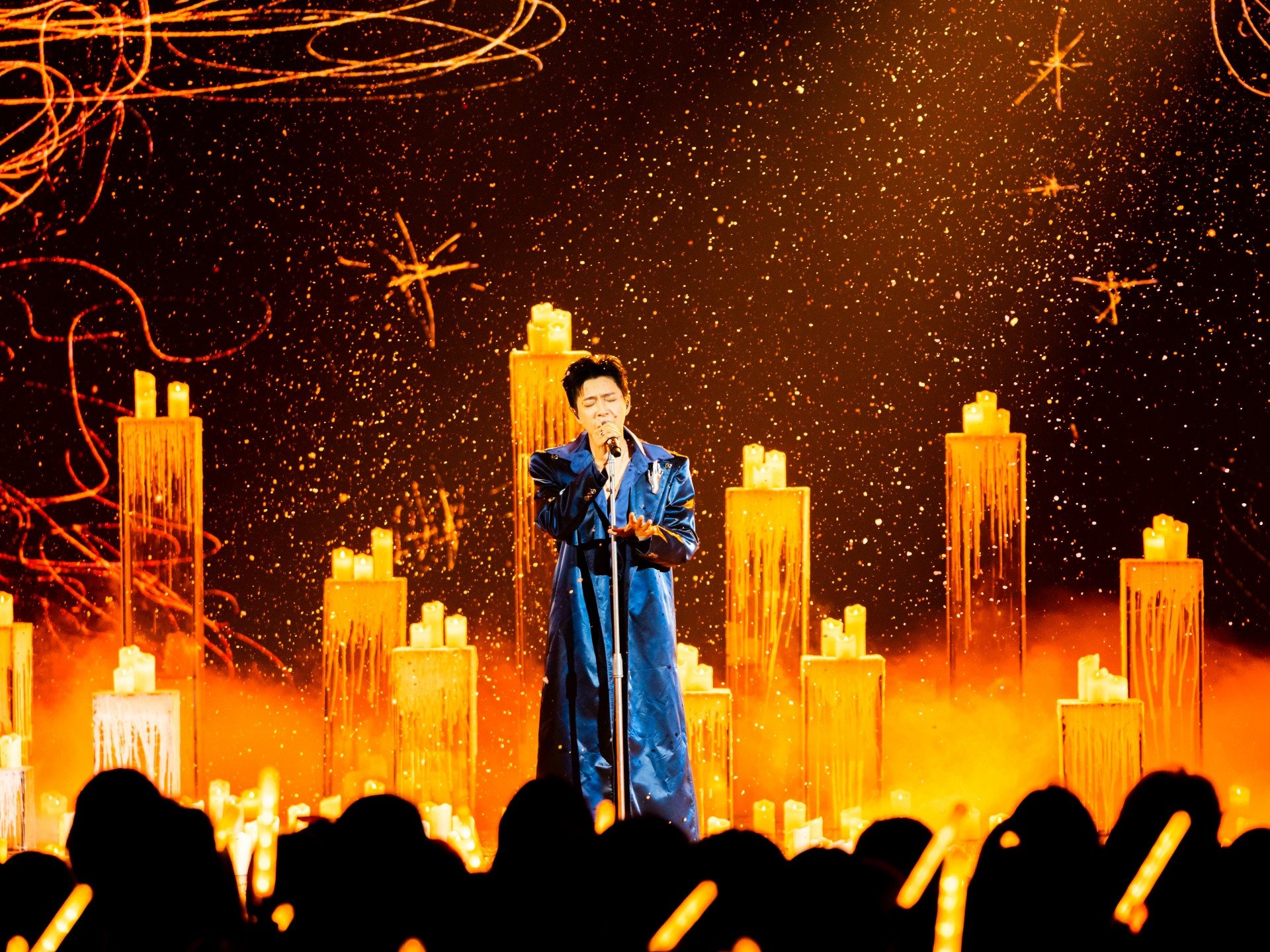 आपकी ओर देखते हुए (13).jpg