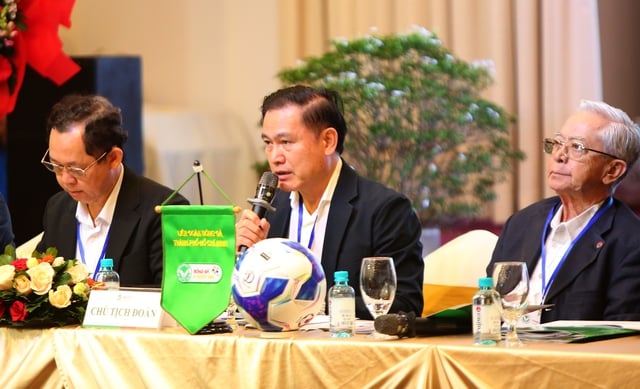 Ông Trần Anh Tú giữ chức Chủ tịch Liên đoàn Bóng đá TP.HCM nhiệm kỳ 2025-2030- Ảnh 1.