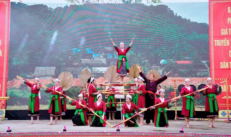 Preserving and promoting the identity of the Tho ethnic group