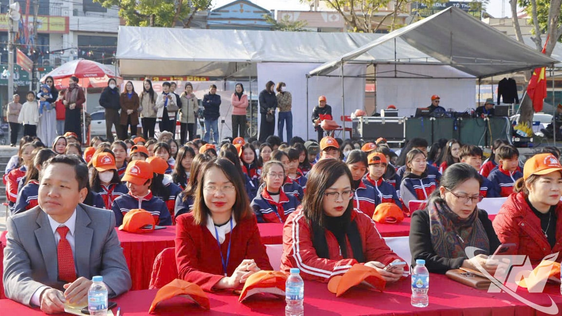 Festival přilákal více než 300 pracujících, studentů a členů mládežnických odborů.