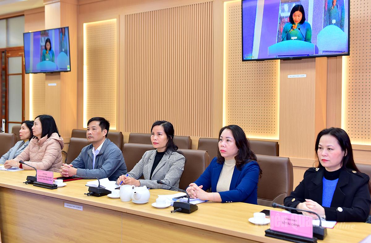 Delegasi yang hadir di jembatan provinsi Tuyen Quang.