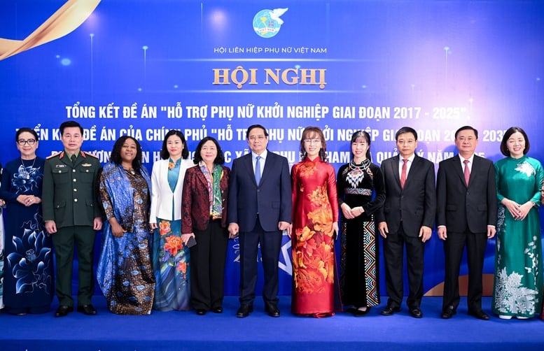 ນາຍົກລັດຖະມົນຕີ: ແມ່ຍິງຫວຽດນາມແມ່ນ 3 ບຸກເບີກ, 5 ແມ່ບົດໃນວິວັດການສ້າງສັນ - ຮູບພາບ 13. Thủ tướng: Phụ nữ Việt Nam ‘3 tiên phong’, ‘5 làm chủ’ trong khởi nghiệp sáng tạo- Ảnh 13.