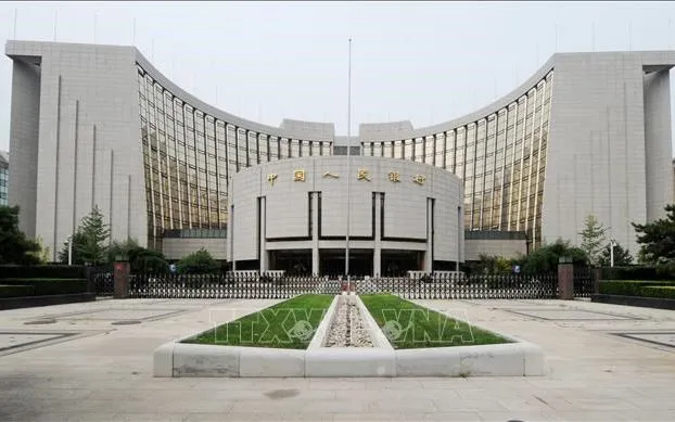 Trụ sở Ngân hàng Trung ương Trung Quốc (PBoC) tại Bắc Kinh. (Ảnh: AFP/TTXVN)