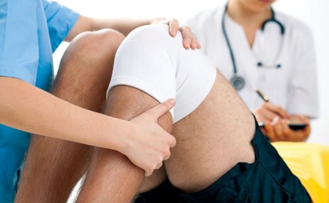 Cách tập an toàn cho người bị thoái hóa khớp gối độ 3–4- Ảnh 2.