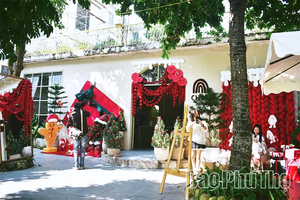 Phu Tho korán kivilágosodik a karácsonyi szezonban