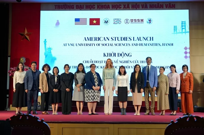 Khởi động chuỗi sự kiện Hoa Kỳ học và cuộc thi Exploring America 250 tại Trường Đại học Khoa học xã hội và nhân văn Khởi động chuỗi sự kiện Hoa Kỳ học và cuộc thi Exploring America 250 tại Trường Đại học Khoa học xã hội và nhân văn