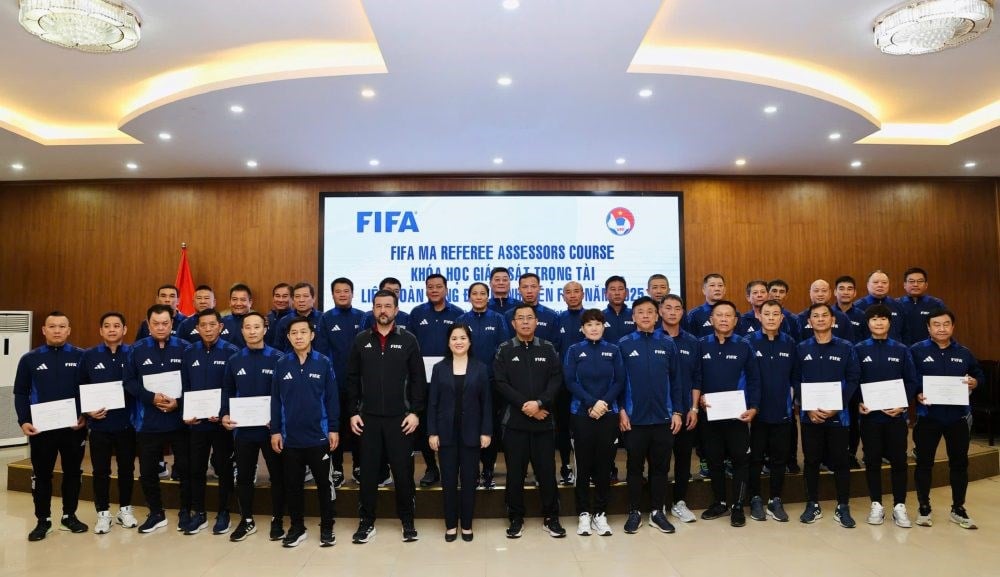 Церемонія закриття курсу з нагляду за суддями асоціацій-членів FIFA 2025 - фото 4