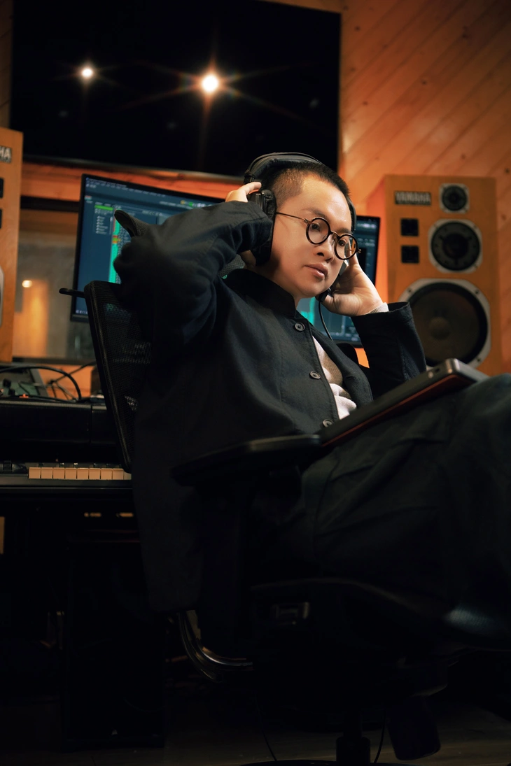 Cường Tống là ai mà ‘dám’ chào sân bằng một album khí nhạc? - Ảnh 2.