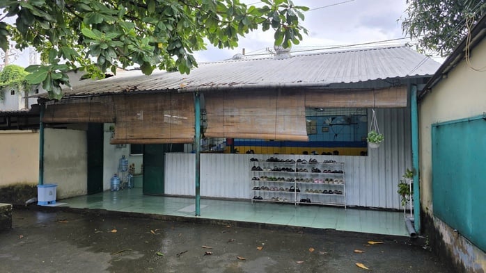 Sở GD-ĐT TP HCM nói về tình trạng những lớp học có sĩ số trên 50 học sinh - Ảnh 1.