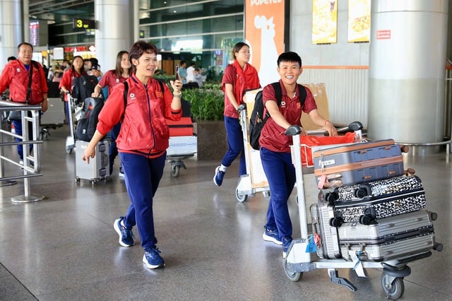 Echipa feminină se întoarce acasă, antrenoarea Mai Duc Chung fiind încrezătoare în cele mai bune rezultate la Jocurile SEA - Foto 5.