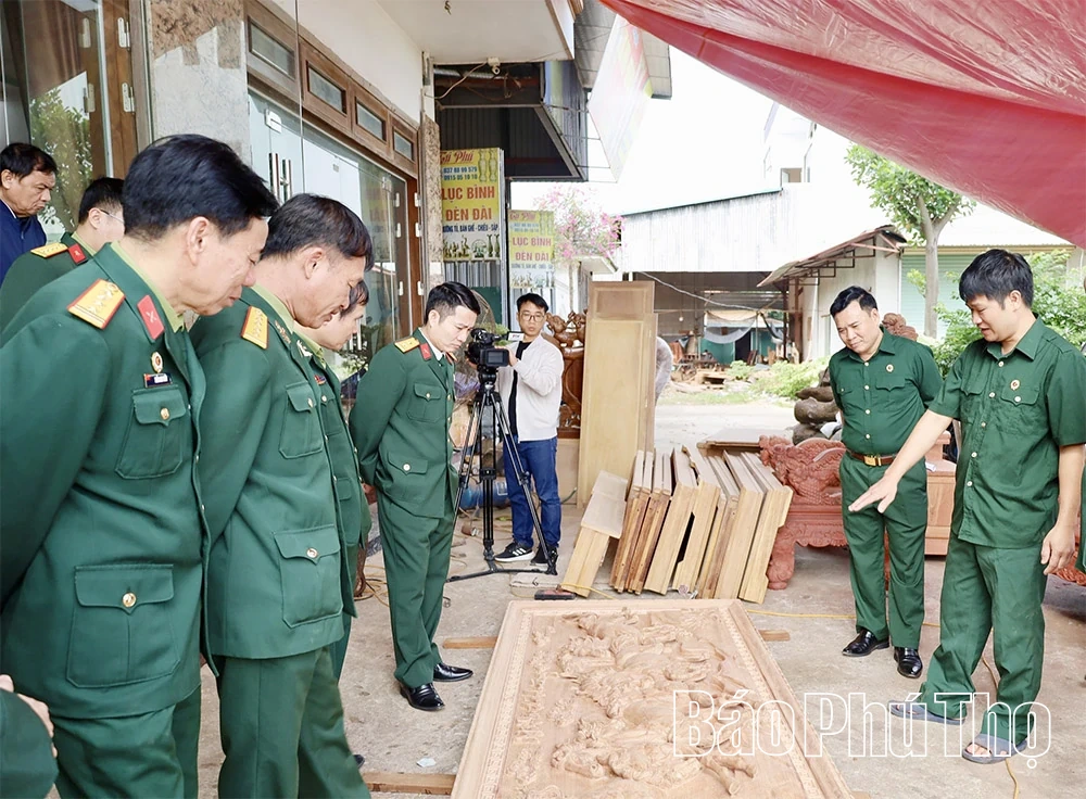 Die Qualitäten von „Onkel Hos Soldaten“ bei der Umsetzung von Bewegungen hervorheben