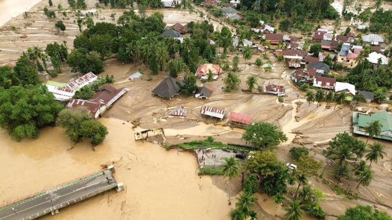 Översvämningar orsakade av kraftiga regn i Pidie Jaya Regency, Aceh-provinsen, Indonesien, 27 november 2025. (Foto: THX/TTXVN)