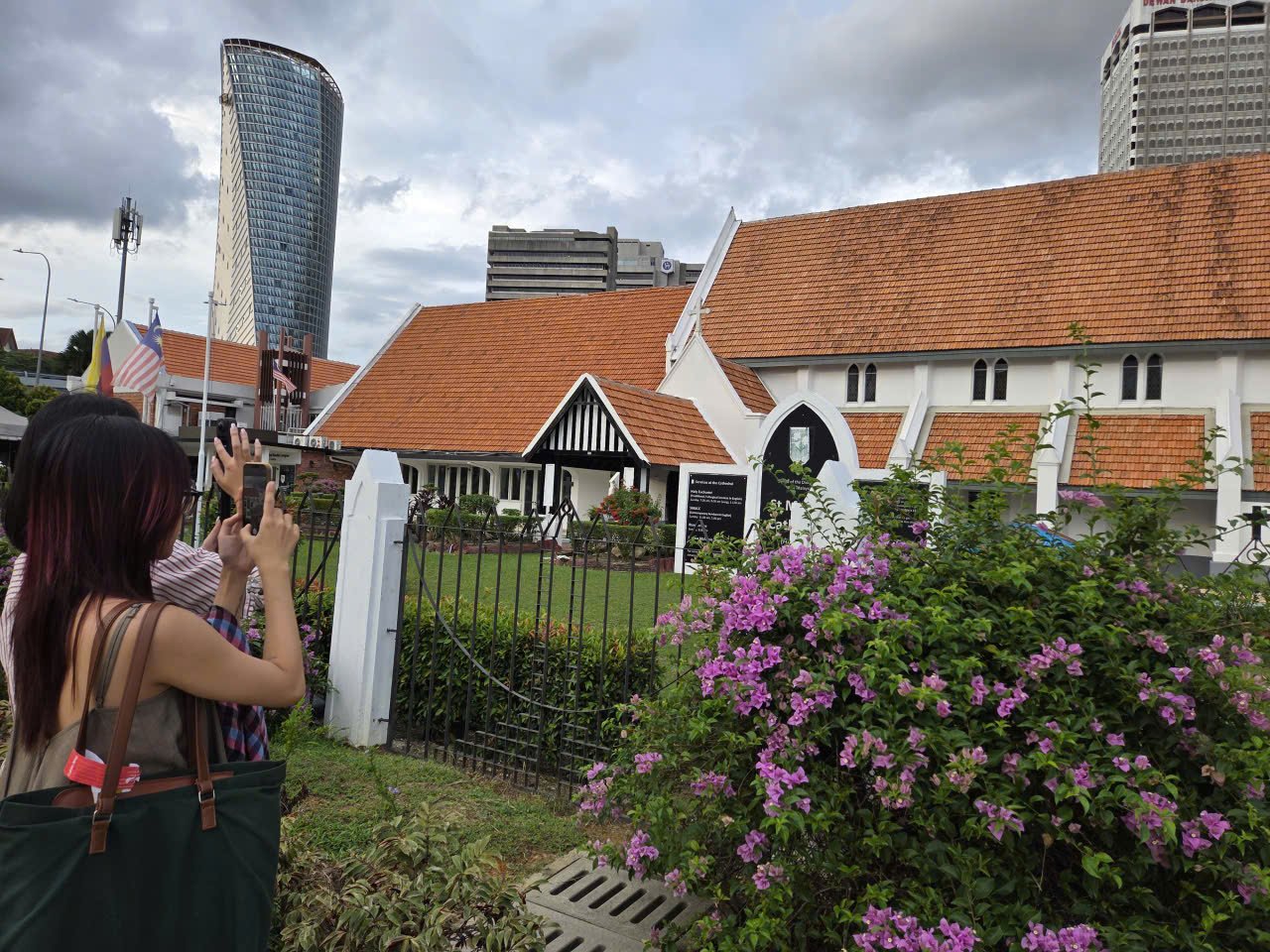 VIDEO: Khám phá căn phòng bí ẩn tại Kuala Lumpur - Ảnh 8.