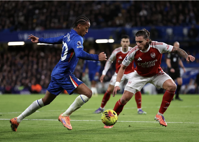 Dalam perlawanan derbi yang sengit, Chelsea mengikat Arsenal dengan keputusan seri yang mendebarkan - Imej 1.