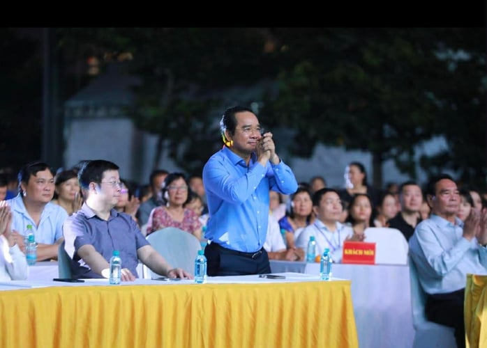 Cẩm Vân, Đàm Vĩnh Hưng, MTV hạnh phúc khi 