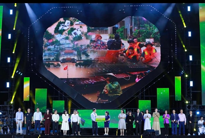 Cẩm Vân, Đàm Vĩnh Hưng, MTV hạnh phúc khi 