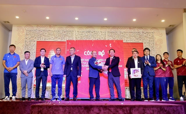 Đội tuyển nữ Việt Nam và U.23 Việt Nam nhận cú hích lớn nửa tỉ đồng, có nghĩa cử đẹp...- Ảnh 4.