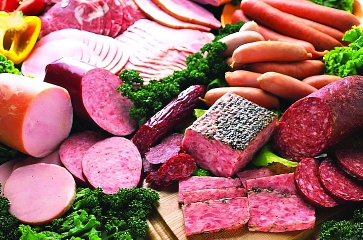 Những thực phẩm chứa nhiều muối cần tránh và chế độ ăn giảm muối phòng tăng huyết áp - Ảnh 2.