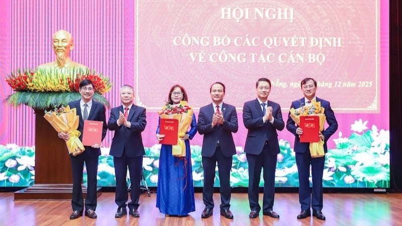 Городской партийный комитет Дананга назначил и мобилизовал многих ключевых должностных лиц.