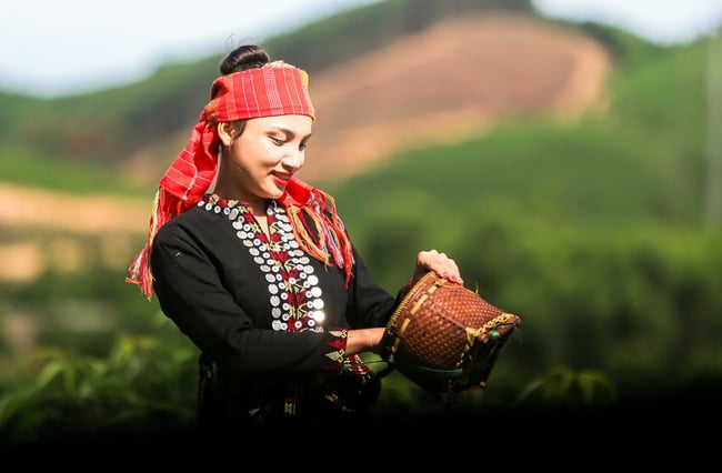 Achieving gender equality in cultural and livelihood development: Solutions to improve quality of life - Photo 2.