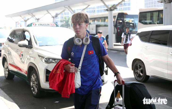 Tuyển U22 Việt Nam lên đường sang Thái Lan dự SEA Games 33 - Ảnh 6.