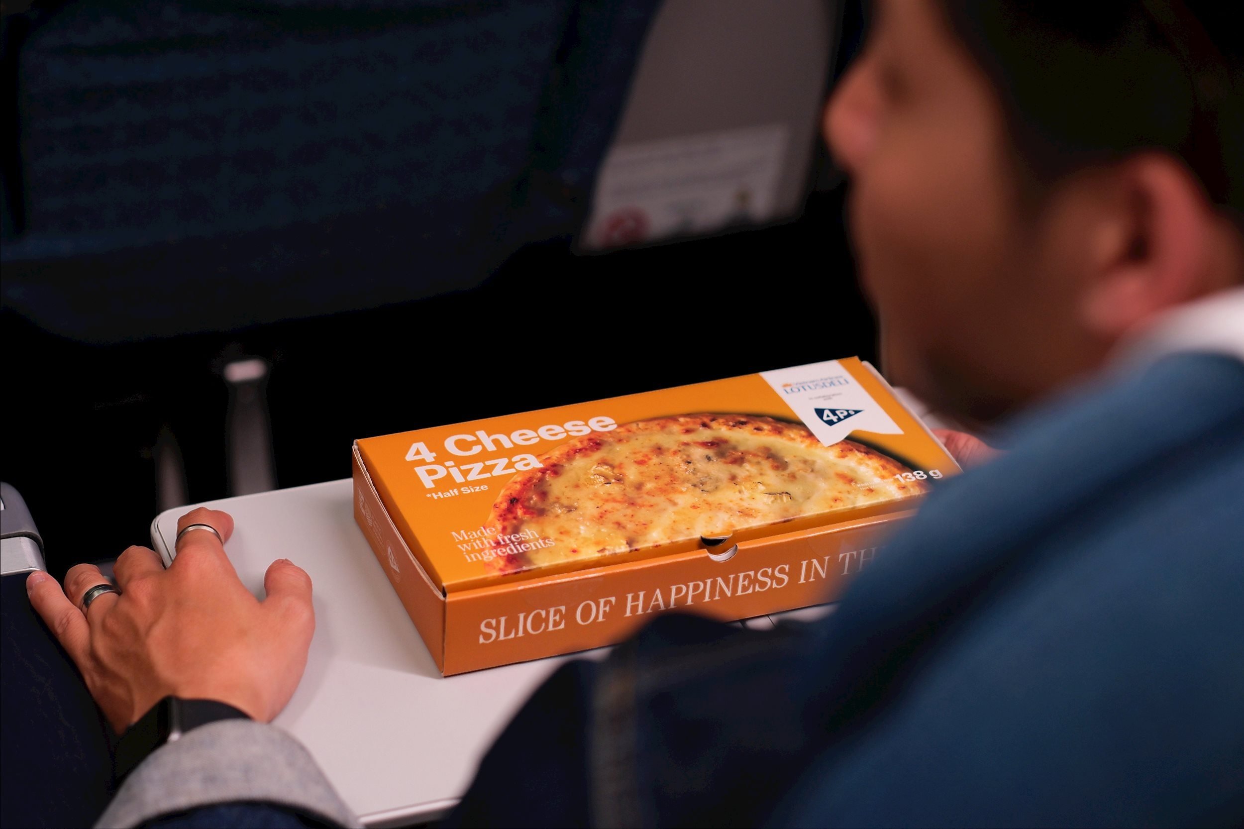 2. A Vietnam Airlines reduz o desperdício de refeições através de um modelo de pré-encomenda.