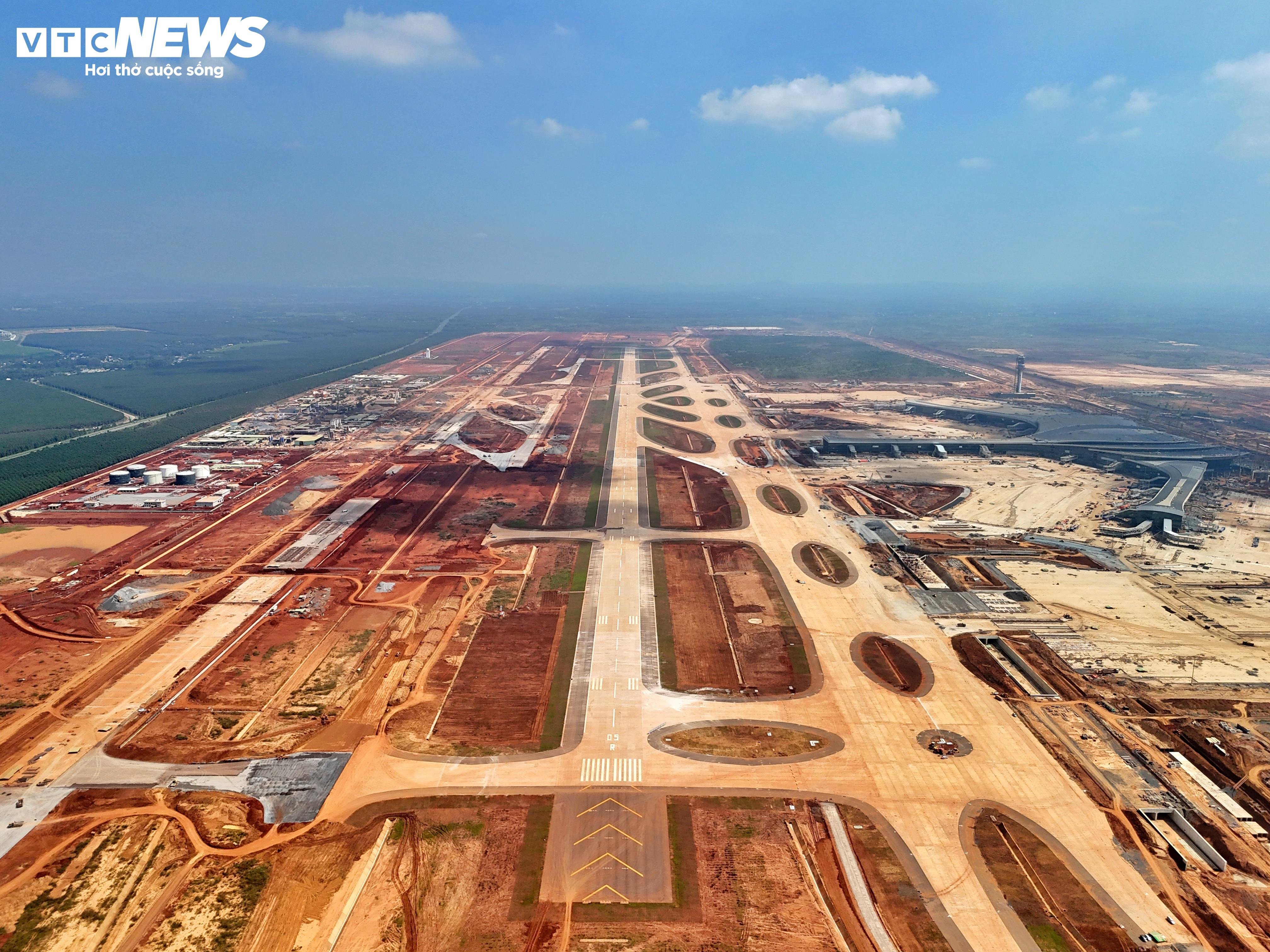 Gambar dekat sistem penyimpanan bahan api bernilai lebih 2,800 bilion di lapangan terbang Long Thanh - 13