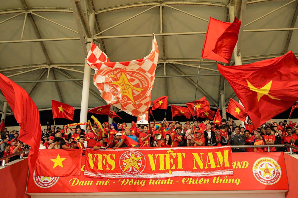 Vietnams U17-trenere takker fansen etter å ha vunnet en billett til AFC U17-mesterskapet i 2026 – bilde 4