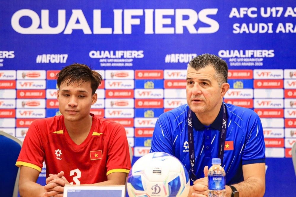 Vietnams U17-trenere takker fansen etter å ha vunnet en billett til AFC U17-mesterskapet i 2026 – bilde 1