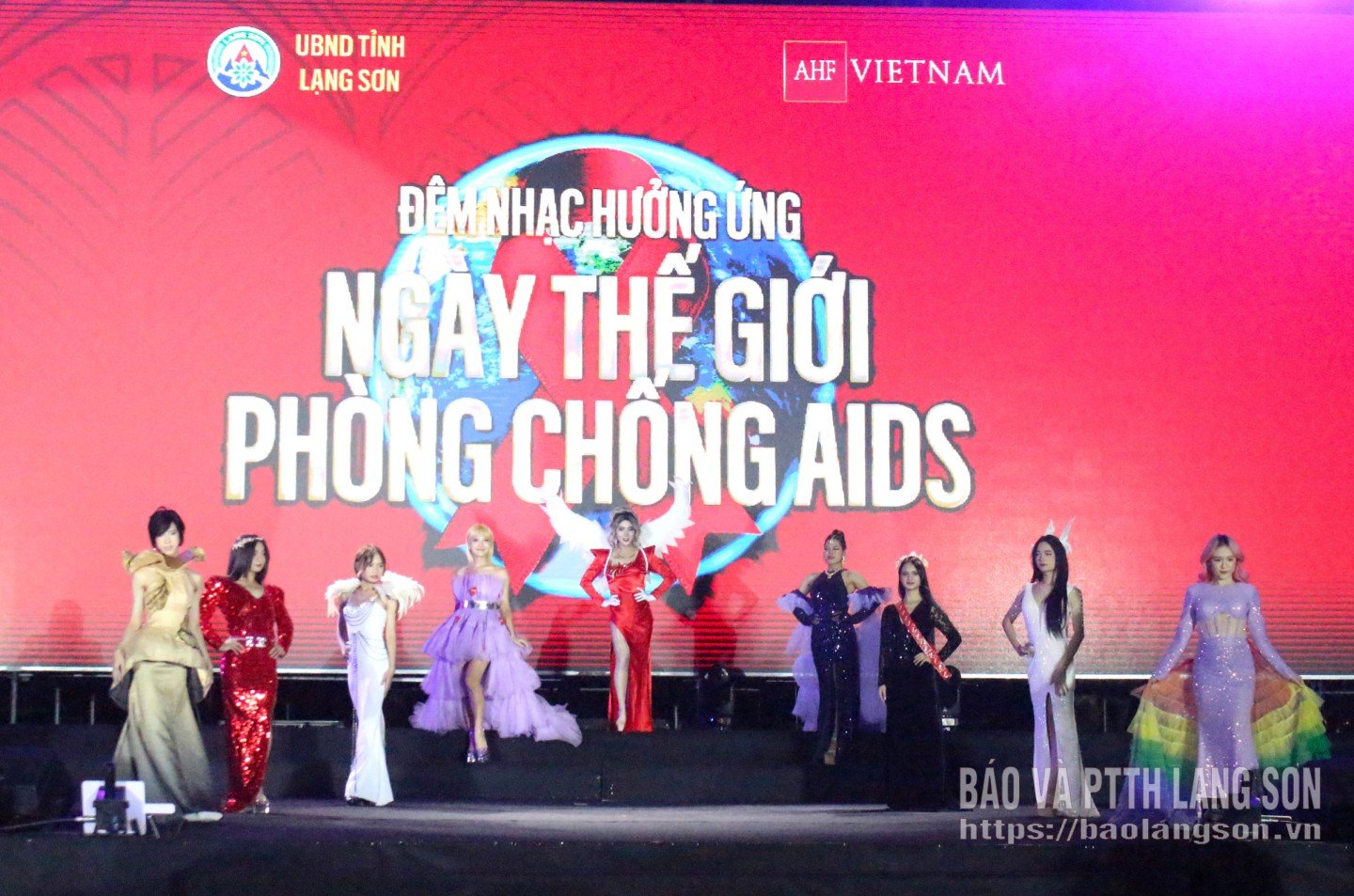 ہنوئی سے ٹرانس جینڈر گروپ کا خصوصی فیشن شو