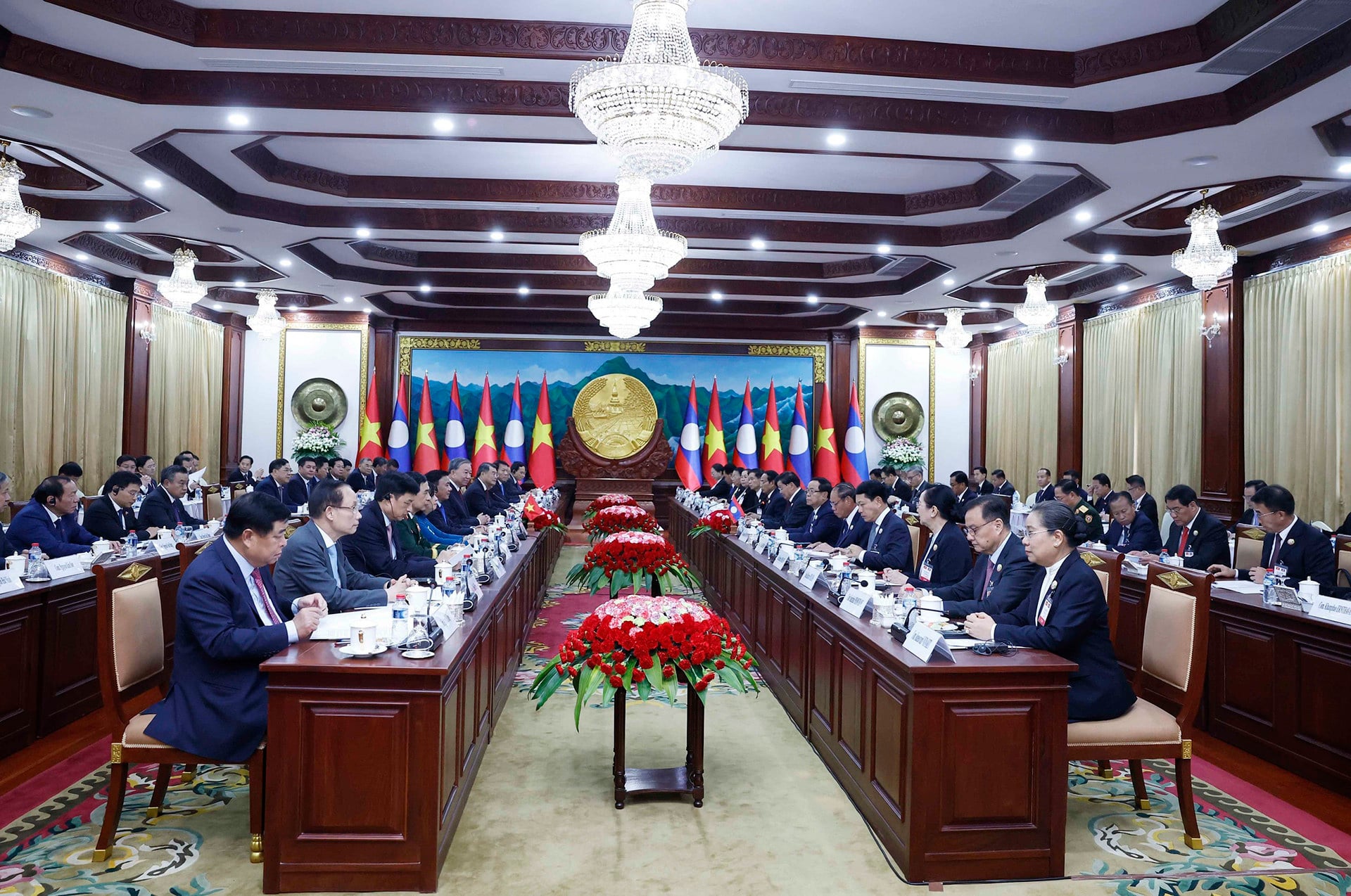 vnapotaltongbithutolamhoidamvoitongbithuchutichnuoclao8443187 17645629718991464291.jpg