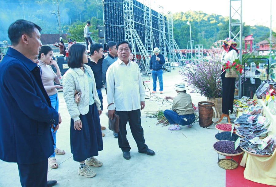 Cục Du lịch Quốc gia Việt Nam khảo sát xây dựng sản phẩm du lịch cộng đồng tại Điện Biên - Ảnh 6.