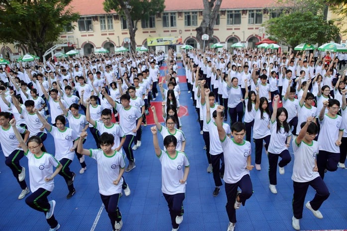 Mãn nhãn hình ảnh học sinh TP HCM đồng diễn võ nhạc Vovinam, tạo kỷ lục kép - Ảnh 8.