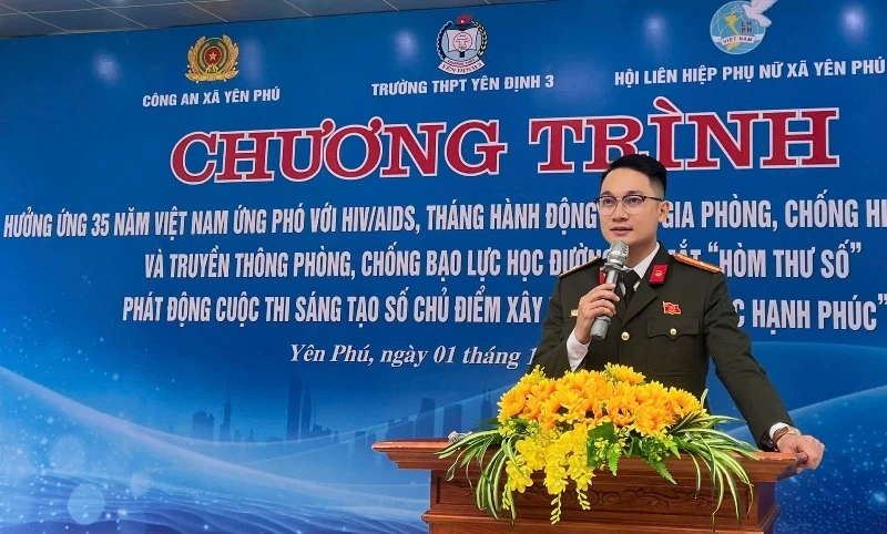 Elever fra Yen Phu kommune lærer om HIV/AIDS-respons og forebygging av skolevold