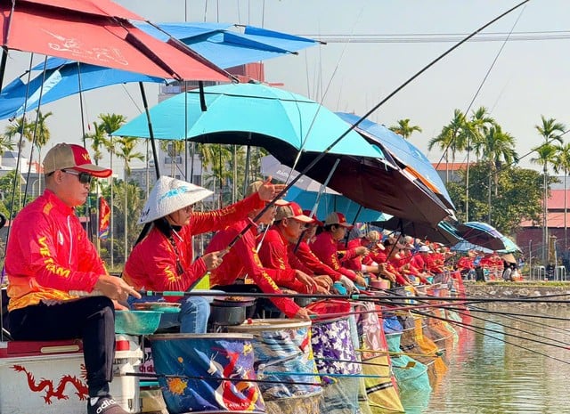 ການແຂ່ງຂັນປະມົງແຫ່ງຊາດ ປີ 2025 ພົບແຊ້ມ - ຮູບ 1. Giải câu cá quốc gia năm 2025 đã tìm ra chủ nhân của ngôi vô địch
- Ảnh 1.